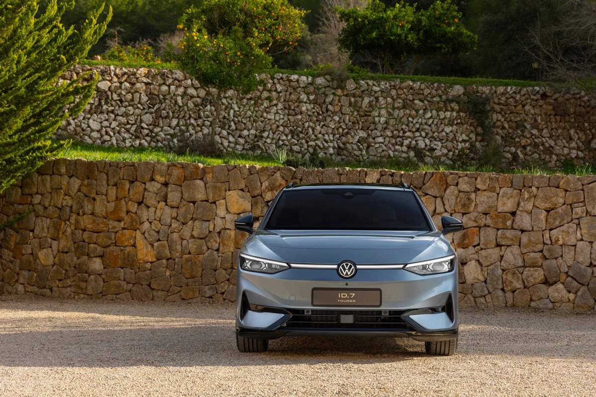 Volkswagen ID.7 Tourer: así es la primera berlina eléctrica para el segmento D