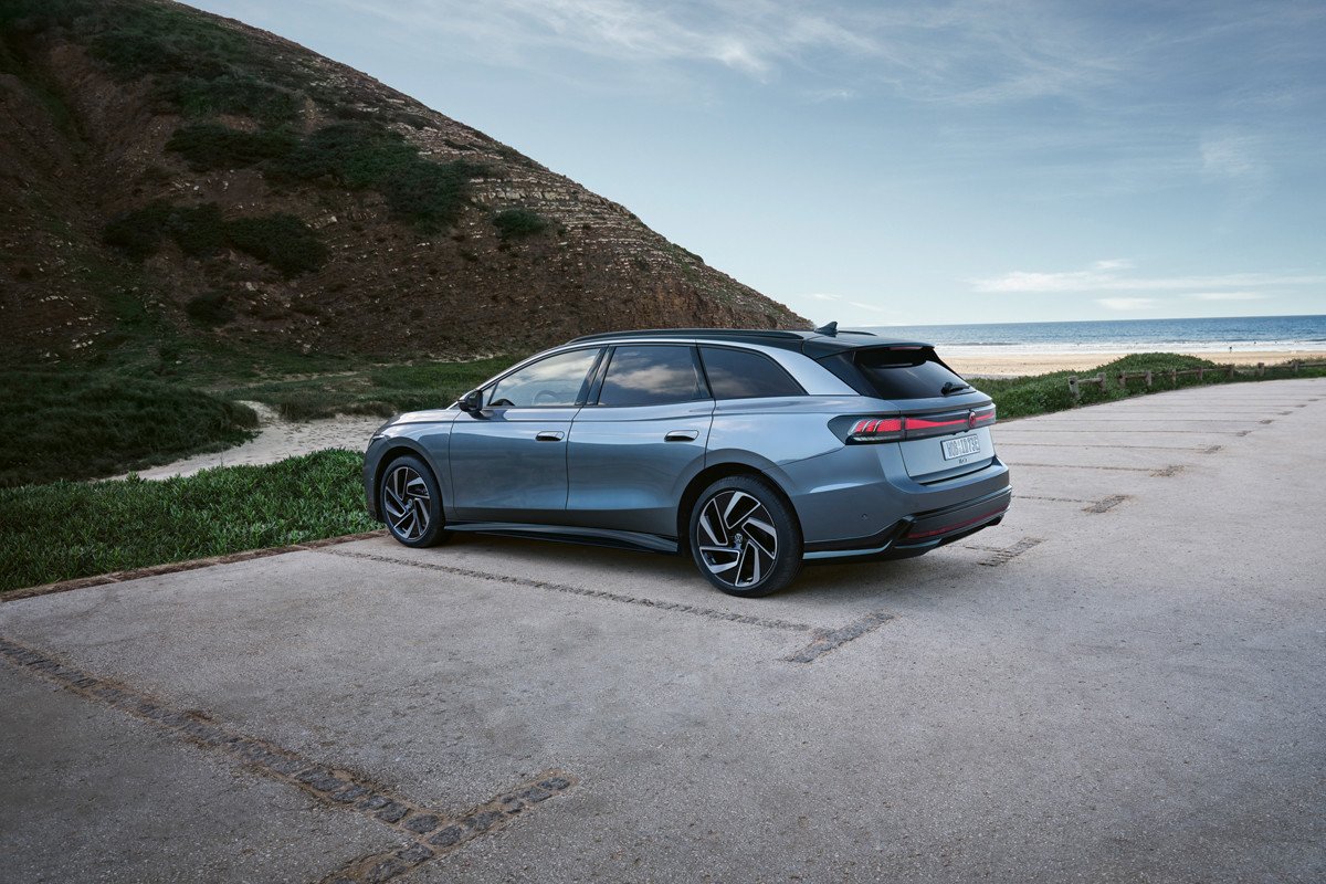 Volkswagen ID.7 Tourer: así es la primera berlina eléctrica para el segmento D