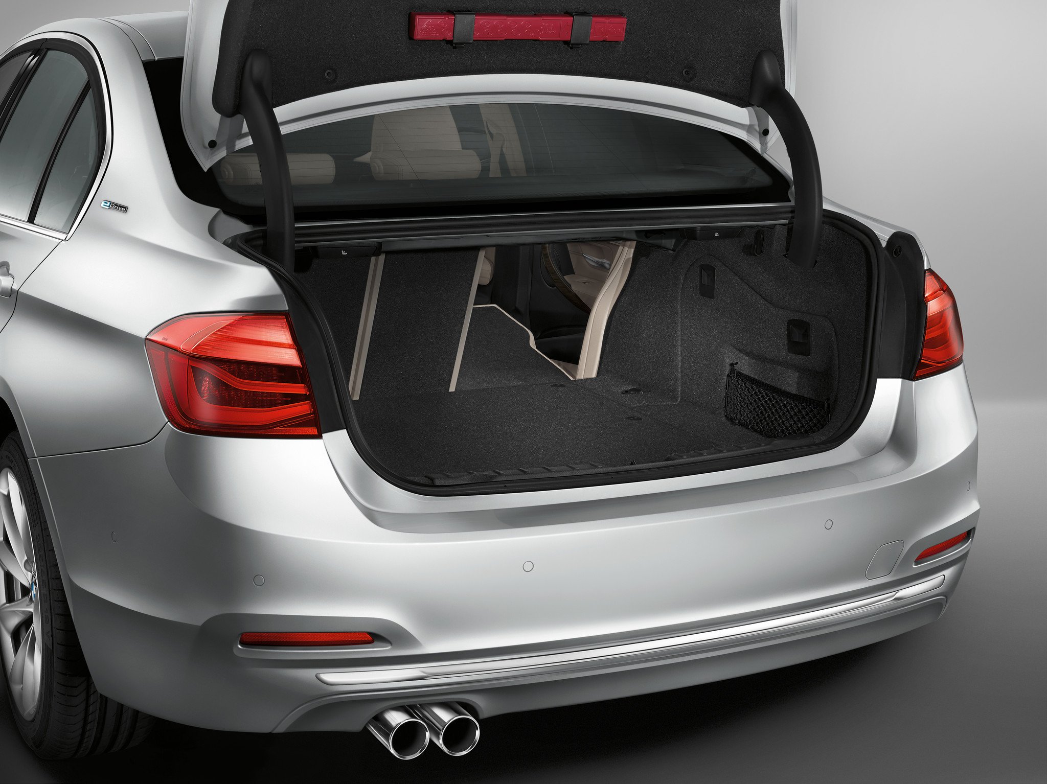 Los nuevos BMW 225XE y BMW 330E reciben la tecnología eDrive