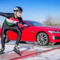 El nuevo Jaguar XE 300 Sport Edition demuestra sus habilidades sobre el hielo