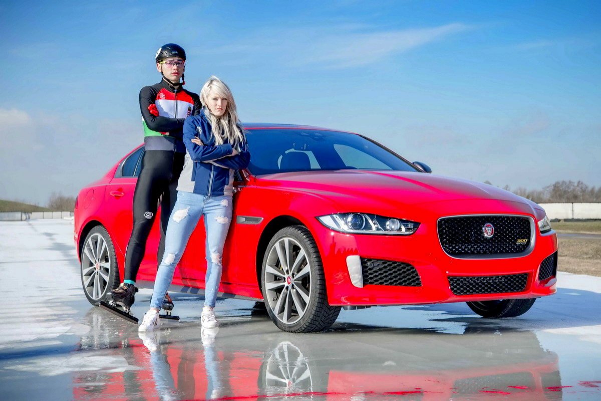 El nuevo Jaguar XE 300 Sport Edition demuestra sus habilidades sobre el hielo