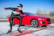 El nuevo Jaguar XE 300 Sport Edition demuestra sus habilidades sobre el hielo