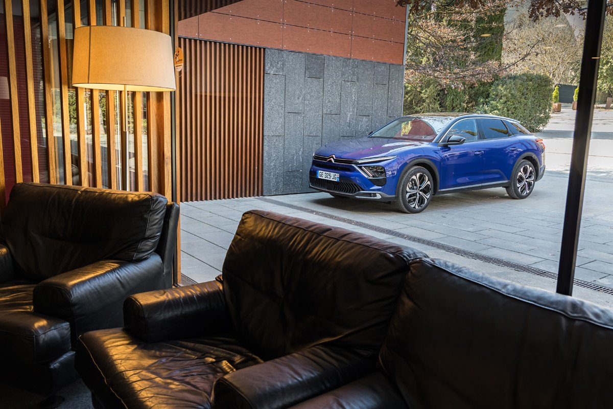 Prueba del Citroën C5 X: crossover, familiar e híbrido
