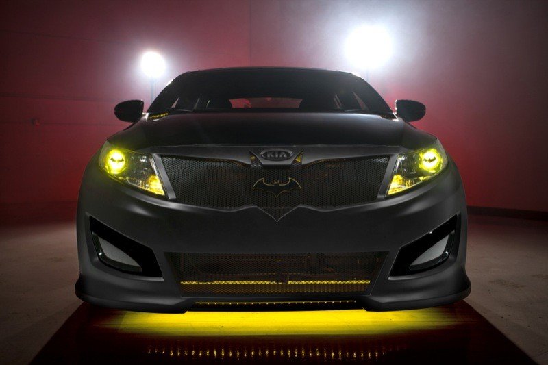 Kia Optima versión Batmovil