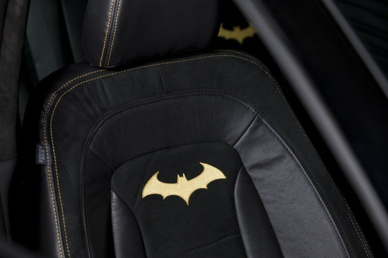 Kia Optima versión Batmovil