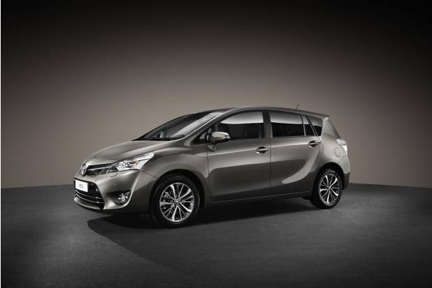 Toyota actualiza su monovolumen Verso para 2016