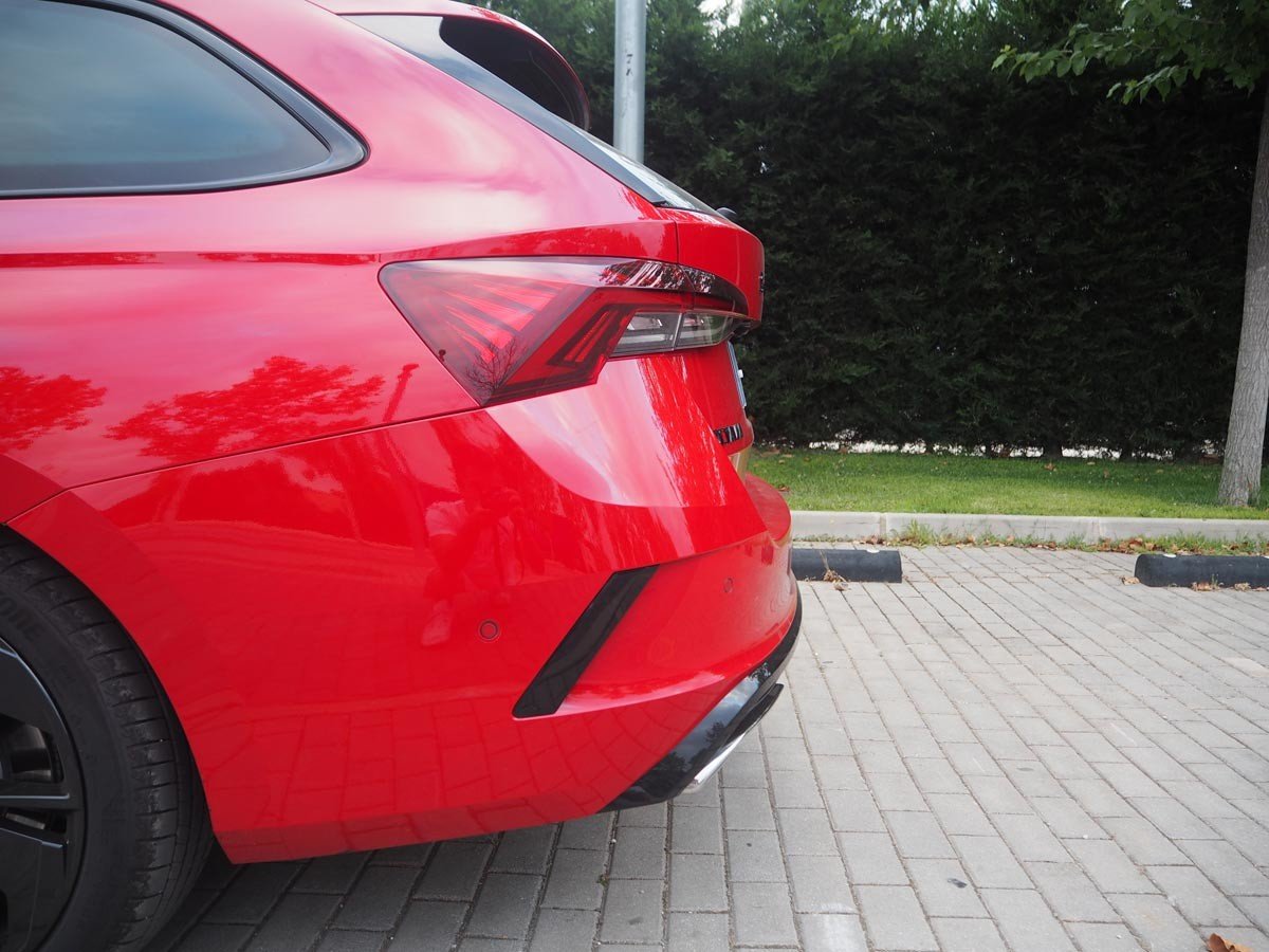 Prueba y opinión del Skoda Octavia Combi RS: análisis de cómo va y precios del familiar