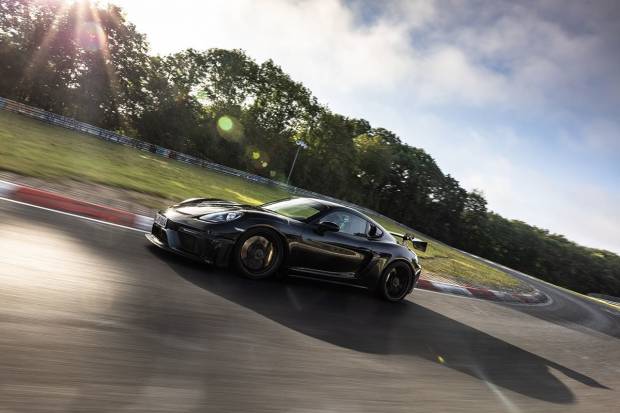 El Porsche 718 Cayman GT4 RS hará su estreno mundial en el Salón de Los Ángeles