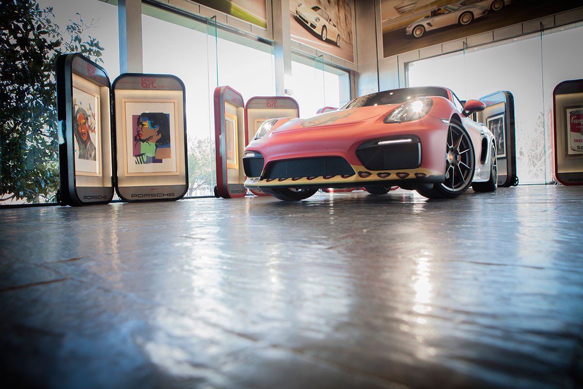 Exposición de Warhol en los concesionarios Porsche