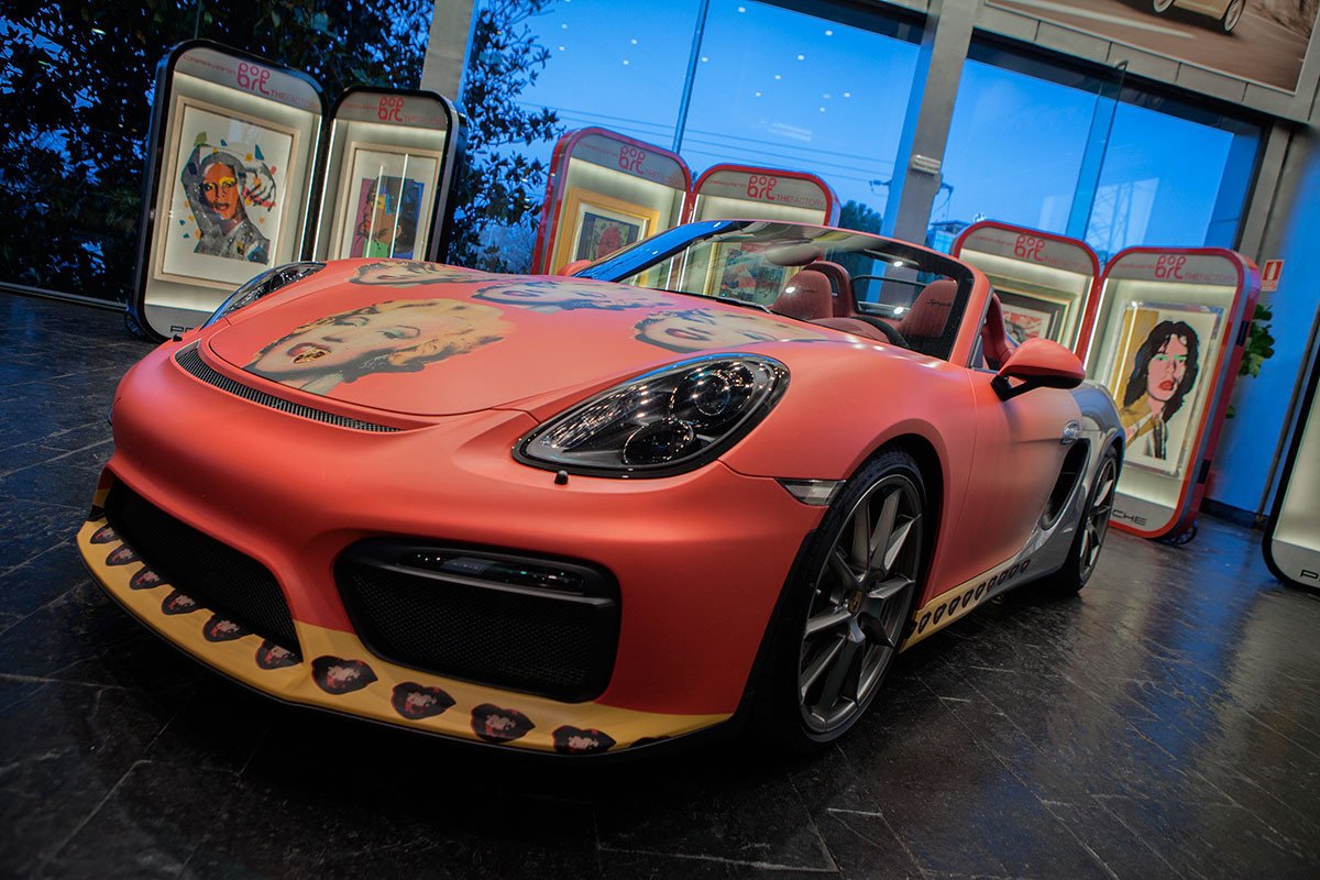 Exposición de Warhol en los concesionarios Porsche