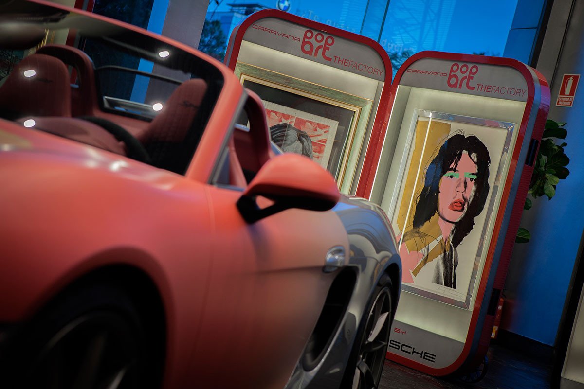 Exposición de Warhol en los concesionarios Porsche