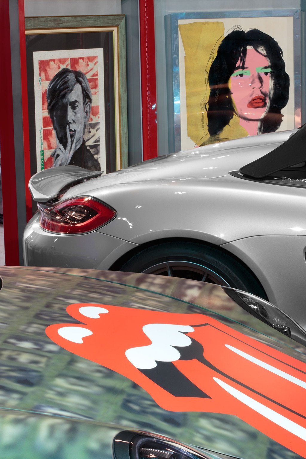 Exposición de Warhol en los concesionarios Porsche
