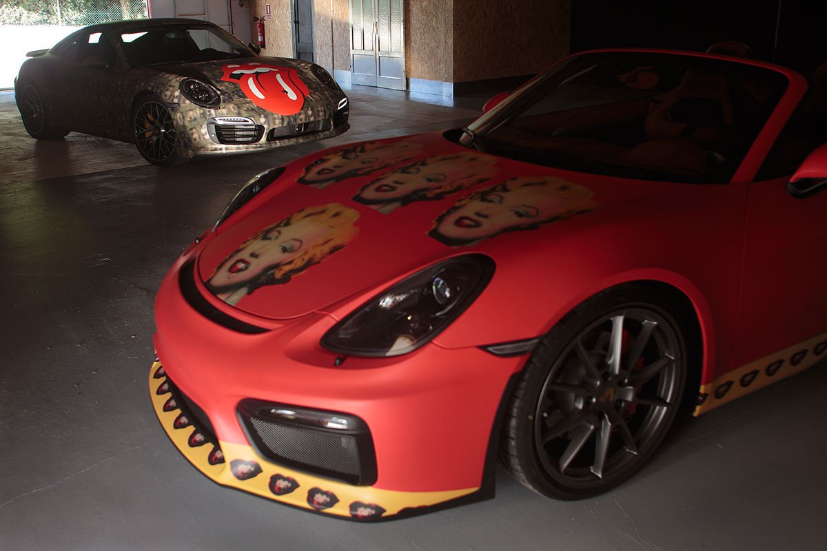 Exposición de Warhol en los concesionarios Porsche