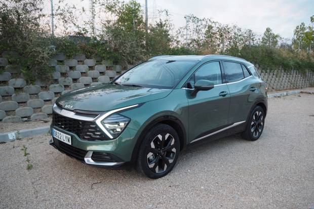 Comparativa Kia Sportage híbrido contra híbrido enchufable: ¿cuál es la mejor opción?