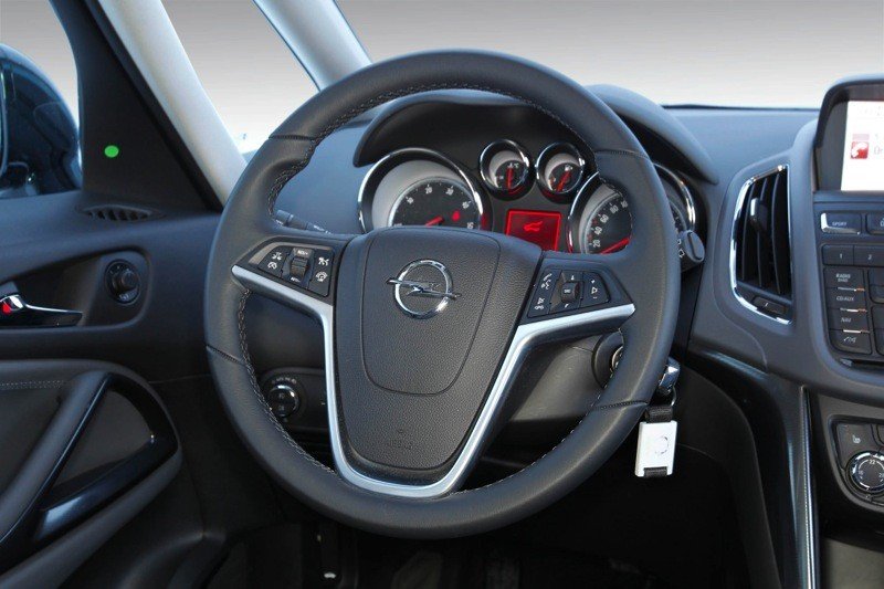 Prueba: Opel Zafira Tourer 2.0 CDTI, un monovolumen para largos viajes