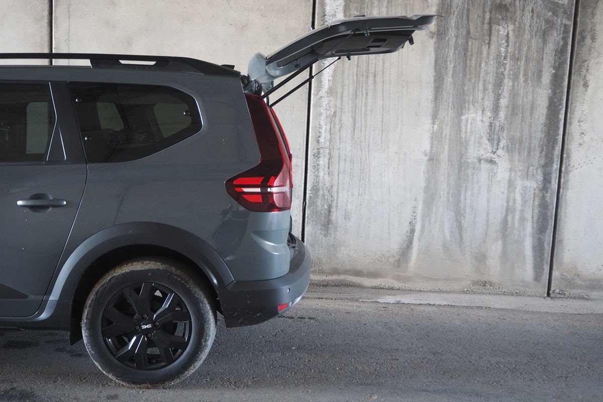 Prueba y opinión del Dacia Jogger: interior, precio y si interesa el 7 plazas