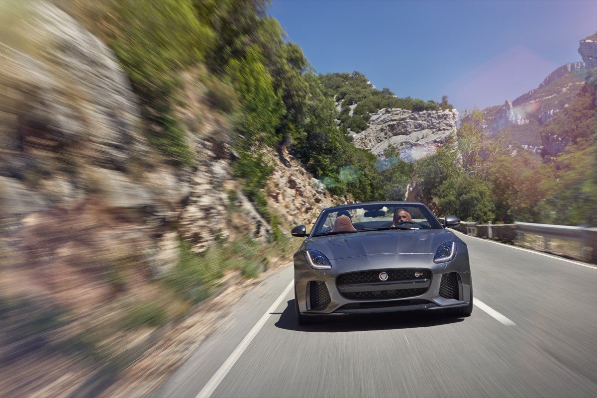 Jaguar F-TYPE SVR Coupé y Cabrio: todo sobre el superdeportivo de Jaguar