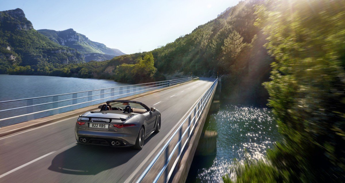 Jaguar F-TYPE SVR Coupé y Cabrio: todo sobre el superdeportivo de Jaguar