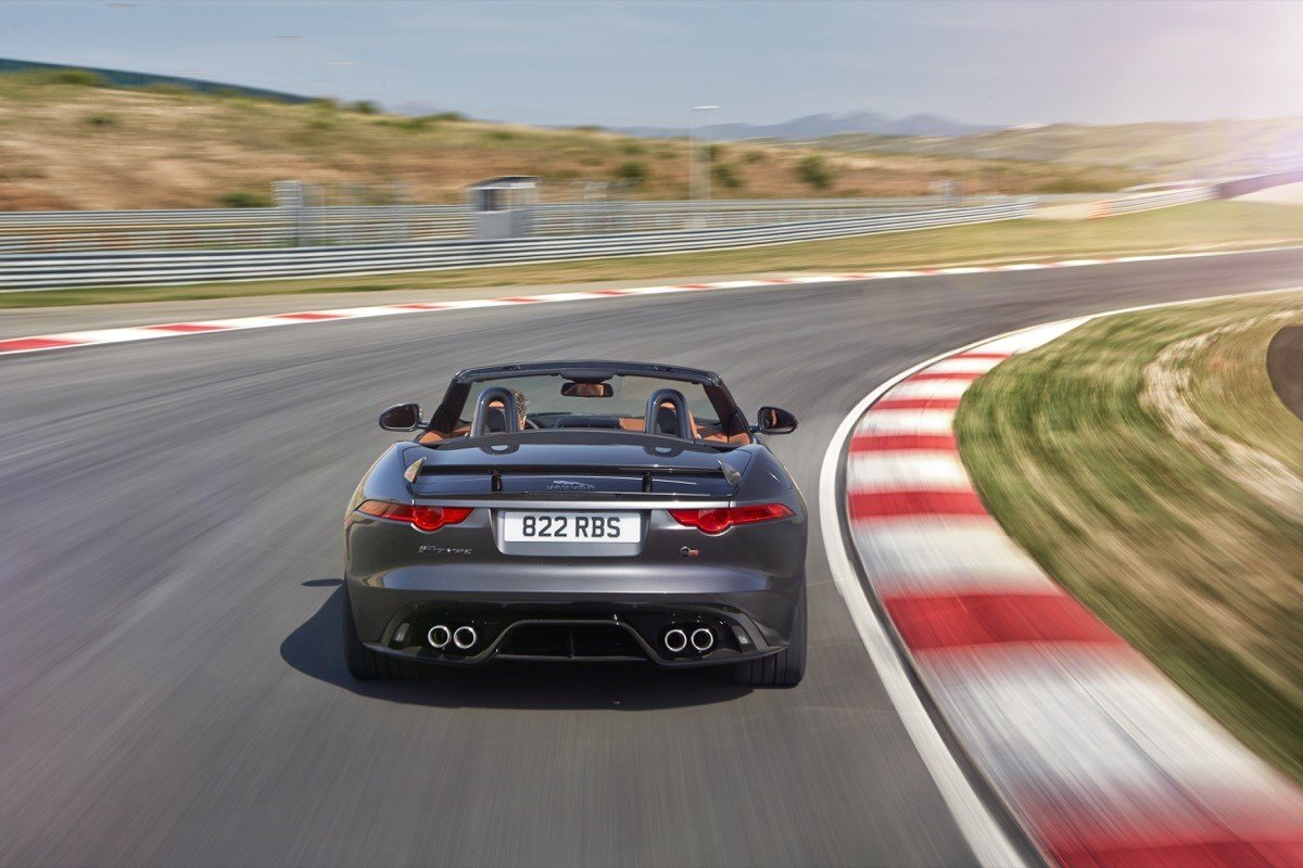 Jaguar F-TYPE SVR Coupé y Cabrio: todo sobre el superdeportivo de Jaguar
