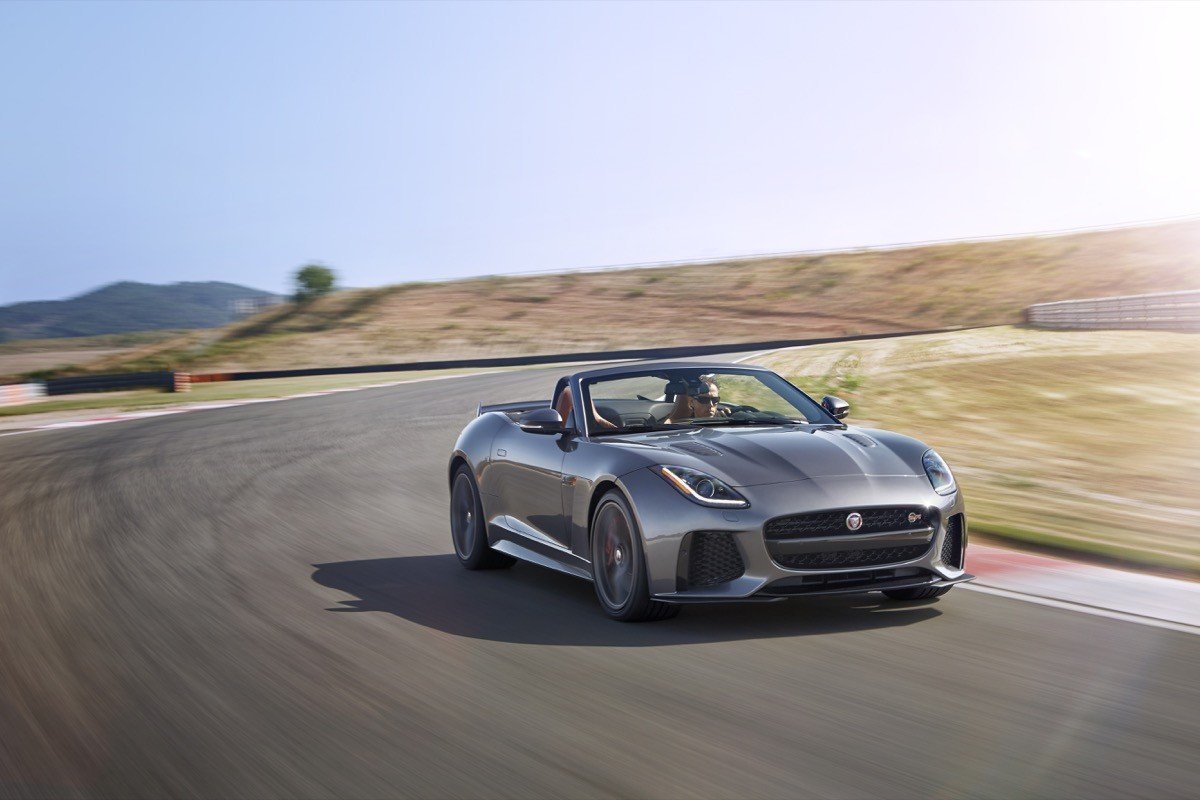 Jaguar F-TYPE SVR Coupé y Cabrio: todo sobre el superdeportivo de Jaguar
