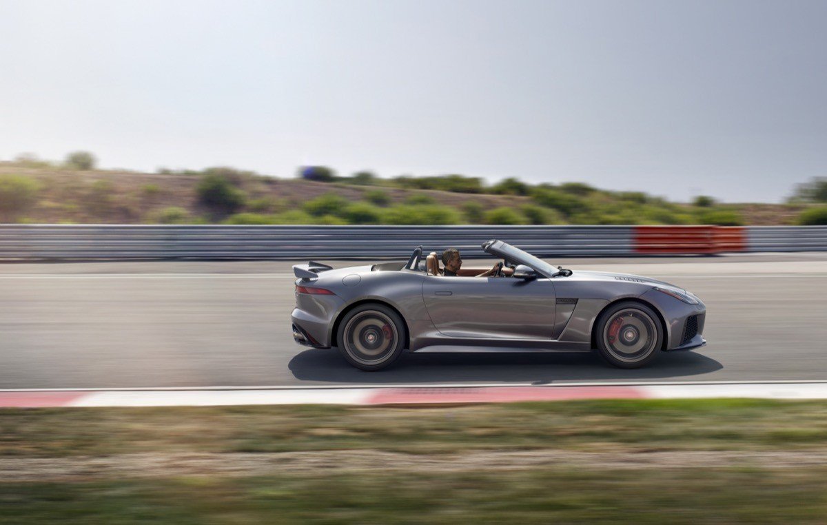 Jaguar F-TYPE SVR Coupé y Cabrio: todo sobre el superdeportivo de Jaguar