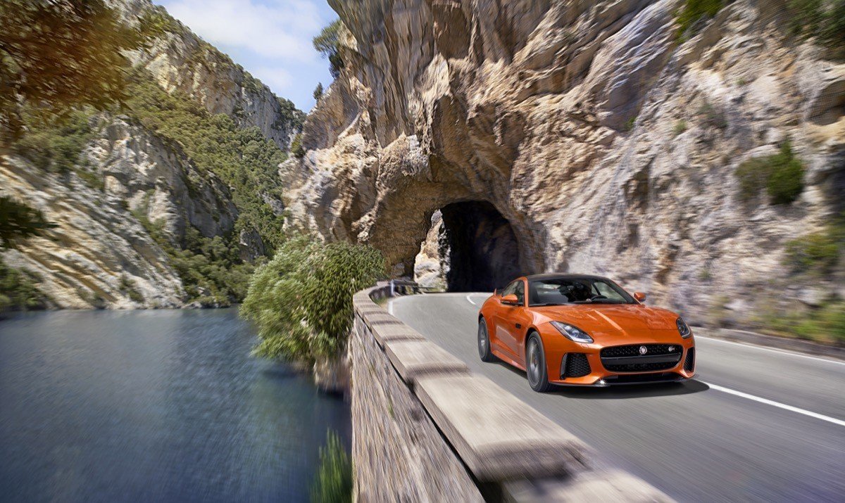 Jaguar F-TYPE SVR Coupé y Cabrio: todo sobre el superdeportivo de Jaguar