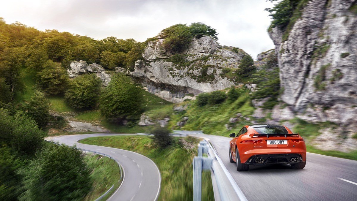 Jaguar F-TYPE SVR Coupé y Cabrio: todo sobre el superdeportivo de Jaguar