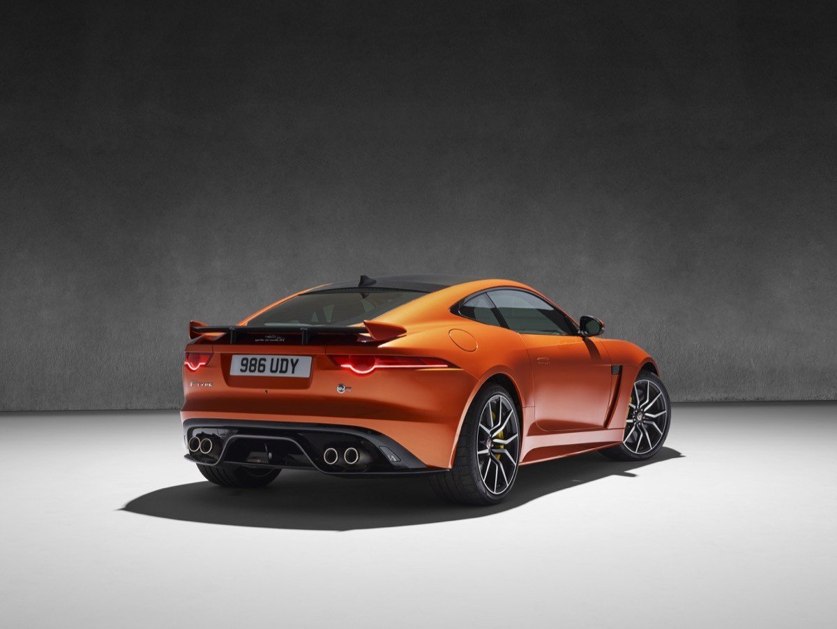 Jaguar F-TYPE SVR Coupé y Cabrio: todo sobre el superdeportivo de Jaguar