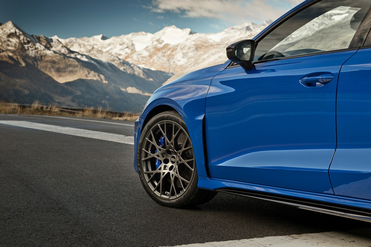 Nuevo Audi RS 3 performance edition: 407 CV, 300 km/h de máxima y solo 300 unidades