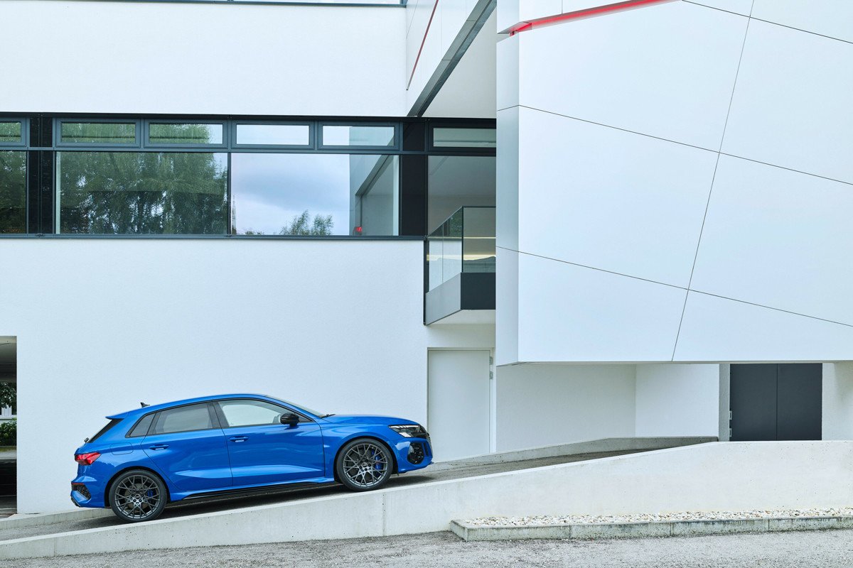 Nuevo Audi RS 3 performance edition: 407 CV, 300 km/h de máxima y solo 300 unidades