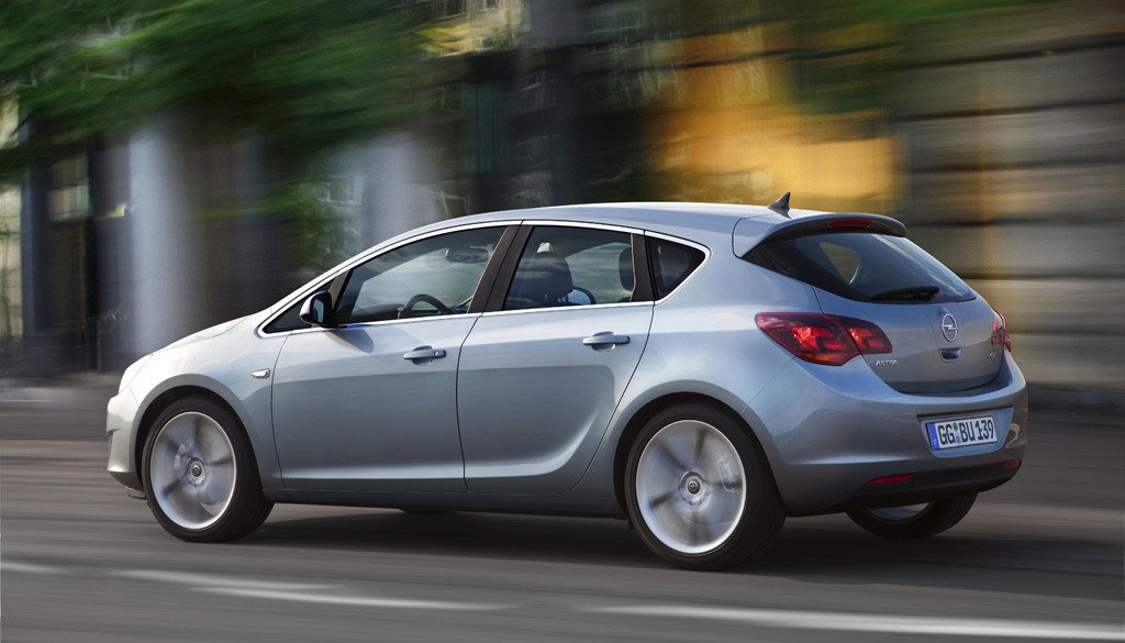 Nuevos Opel Astra y Ampera