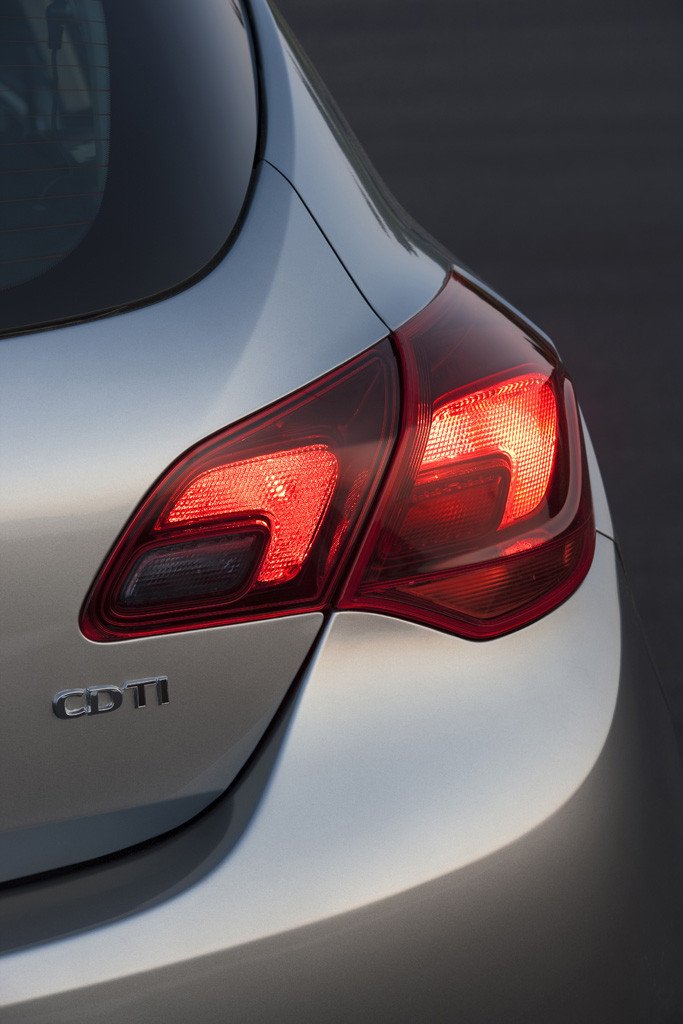 Nuevos Opel Astra y Ampera