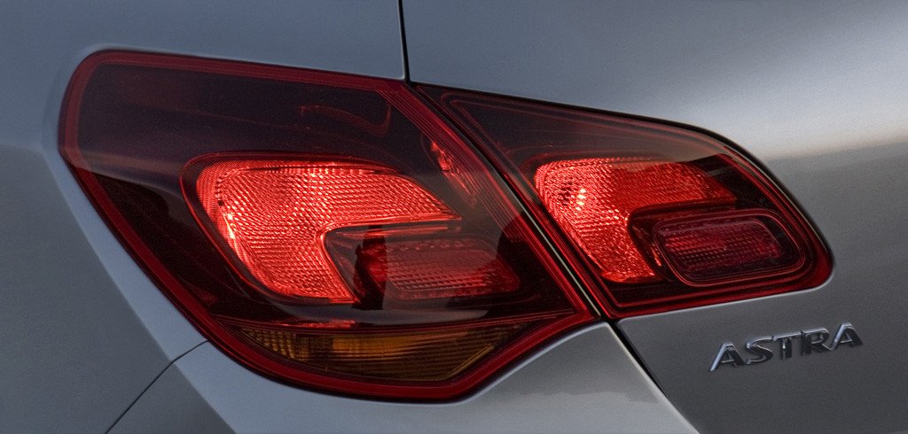 Nuevos Opel Astra y Ampera