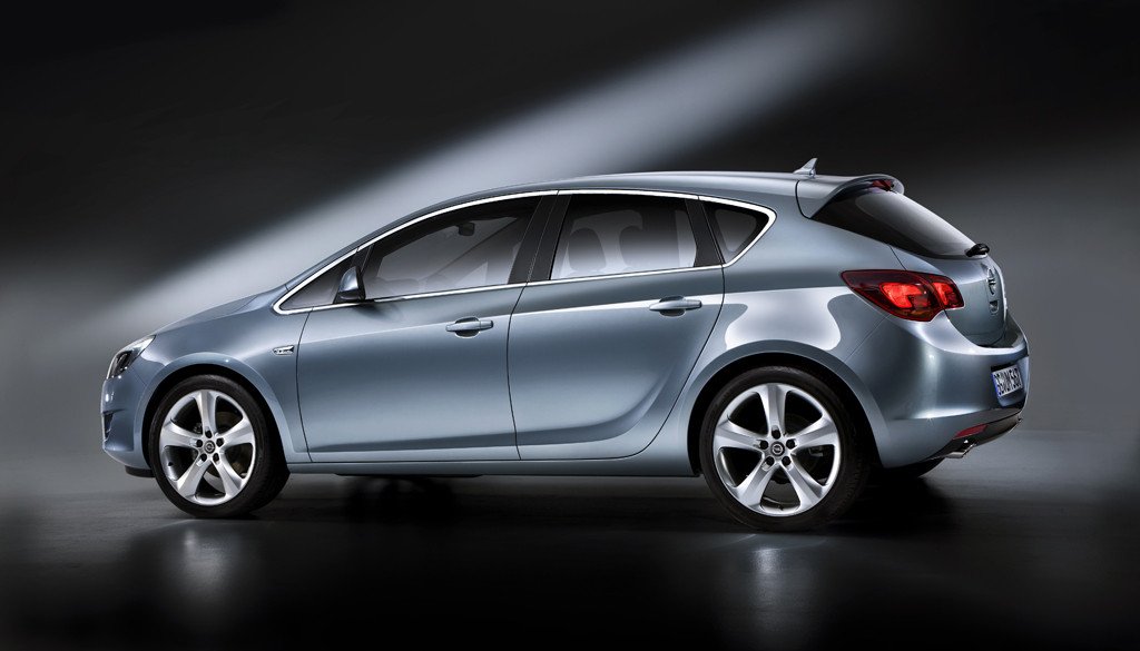 Nuevos Opel Astra y Ampera