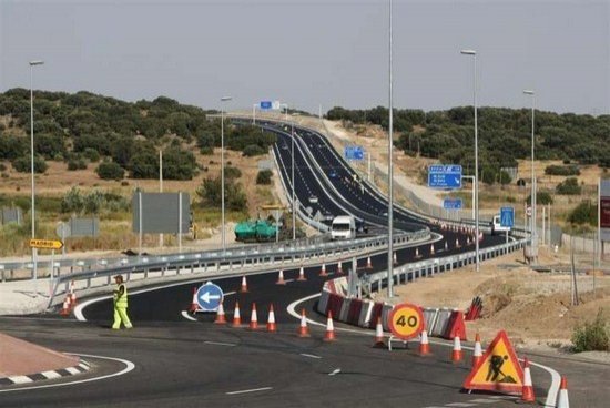 Esperanza Aguirre estudia hacer de pago las autovías de Madrid