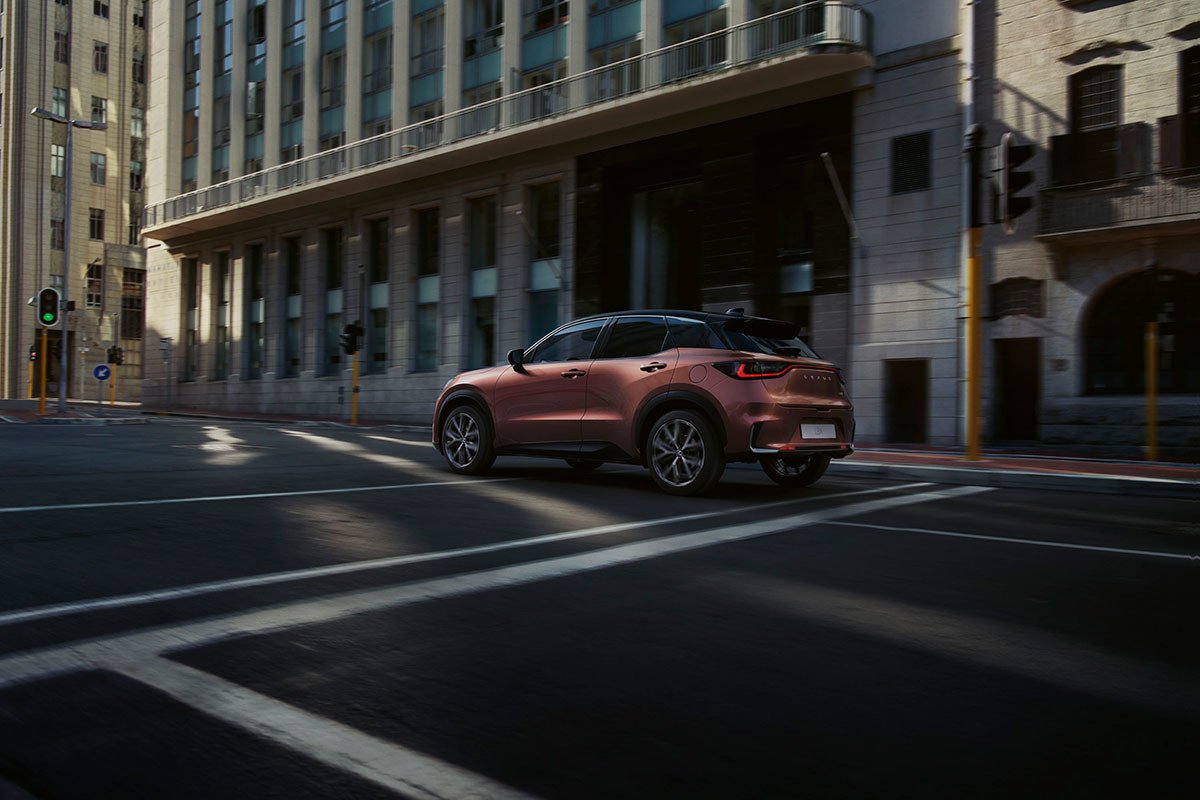 Así será el Lexus que más barato podrás comprar, el LBX: SUV e híbrido para 2024