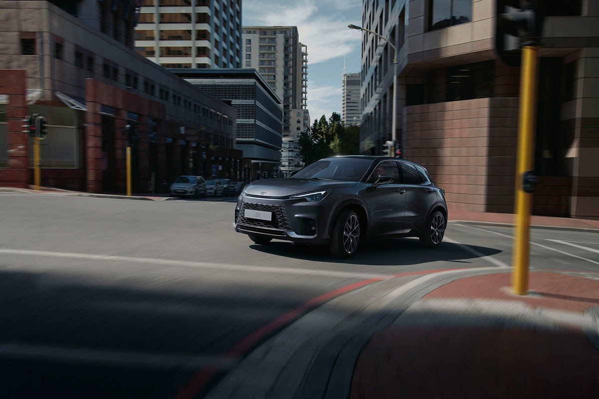 Así será el Lexus que más barato podrás comprar, el LBX: SUV e híbrido para 2024