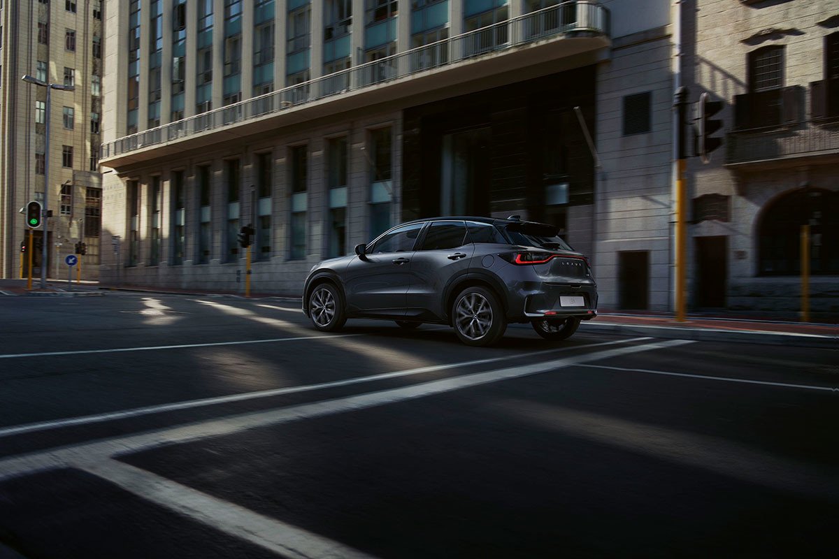 Así será el Lexus que más barato podrás comprar, el LBX: SUV e híbrido para 2024