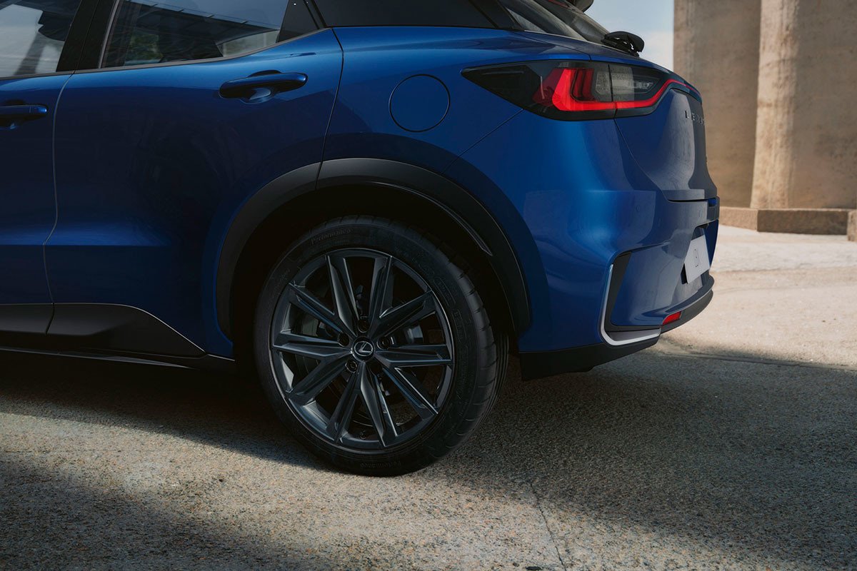 Así será el Lexus que más barato podrás comprar, el LBX: SUV e híbrido para 2024