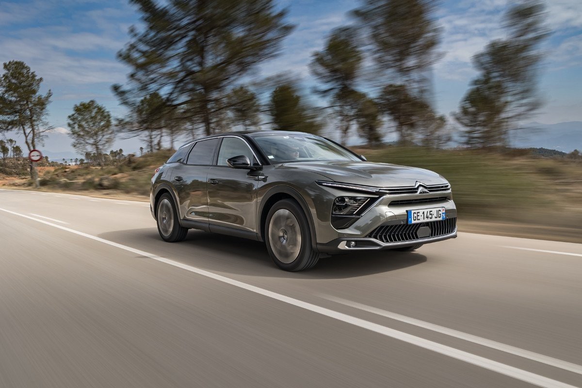 Si no quieres un SUV, este es tu coche: Citroën C5 X híbrido enchufable