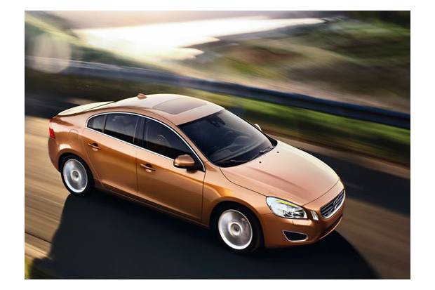 Nuevo Volvo S60, ¿Quién dijo que no te puedes distraer al volante?