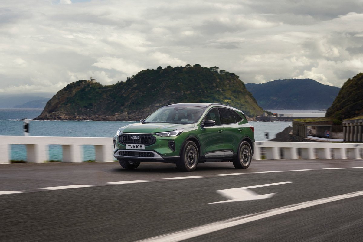 Así es el nuevo Ford Kuga: estrena diseño, mejora los híbridos y suma tecnología