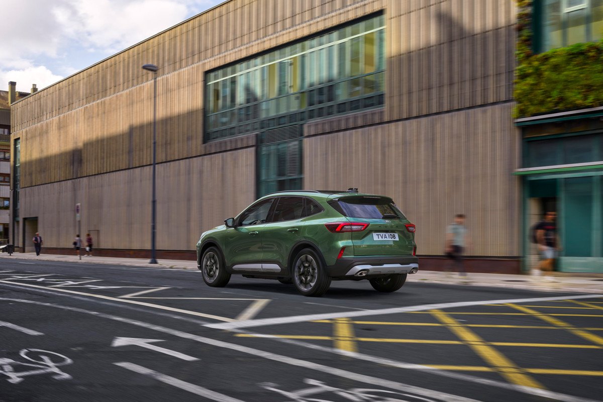 Así es el nuevo Ford Kuga: estrena diseño, mejora los híbridos y suma tecnología