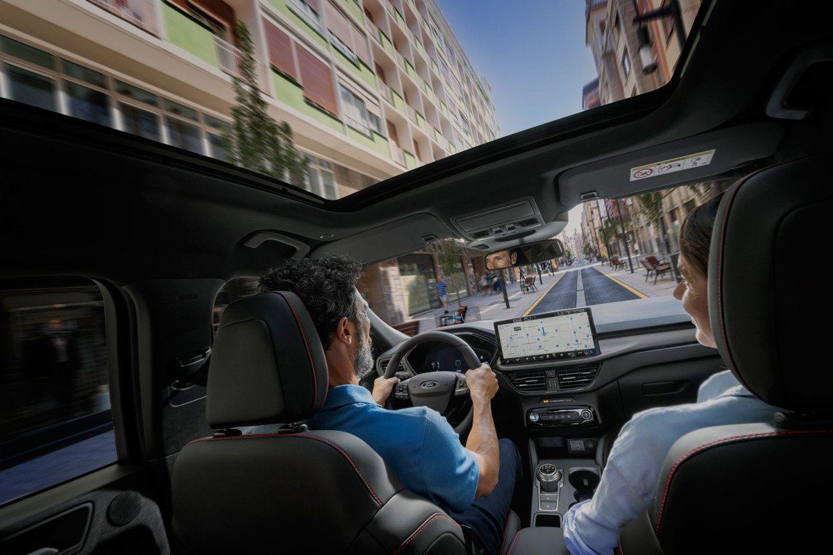 Así es el nuevo Ford Kuga: estrena diseño, mejora los híbridos y suma tecnología