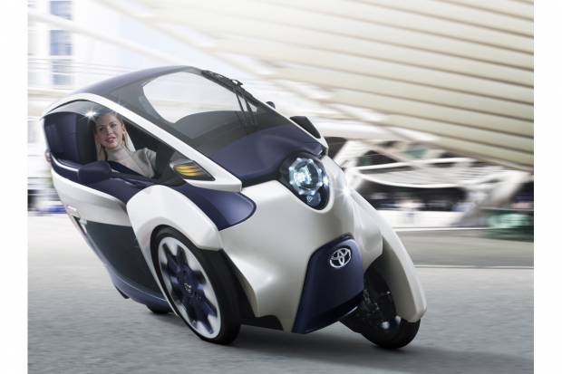 Toyota i-ROAD, el “Twizy” de Toyota, con tres ruedas