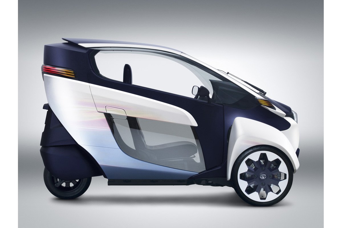 Toyota i-ROAD, el “Twizy” de Toyota, con tres ruedas
