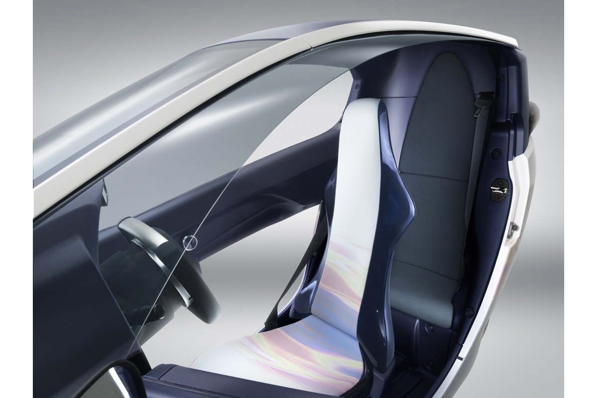 Toyota i-ROAD, el “Twizy” de Toyota, con tres ruedas