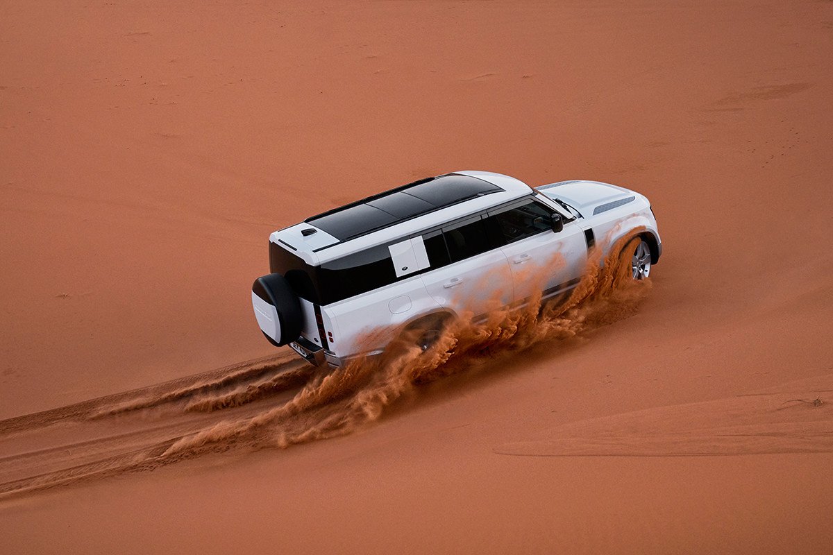 Land Rover Defender 130 – Auto10