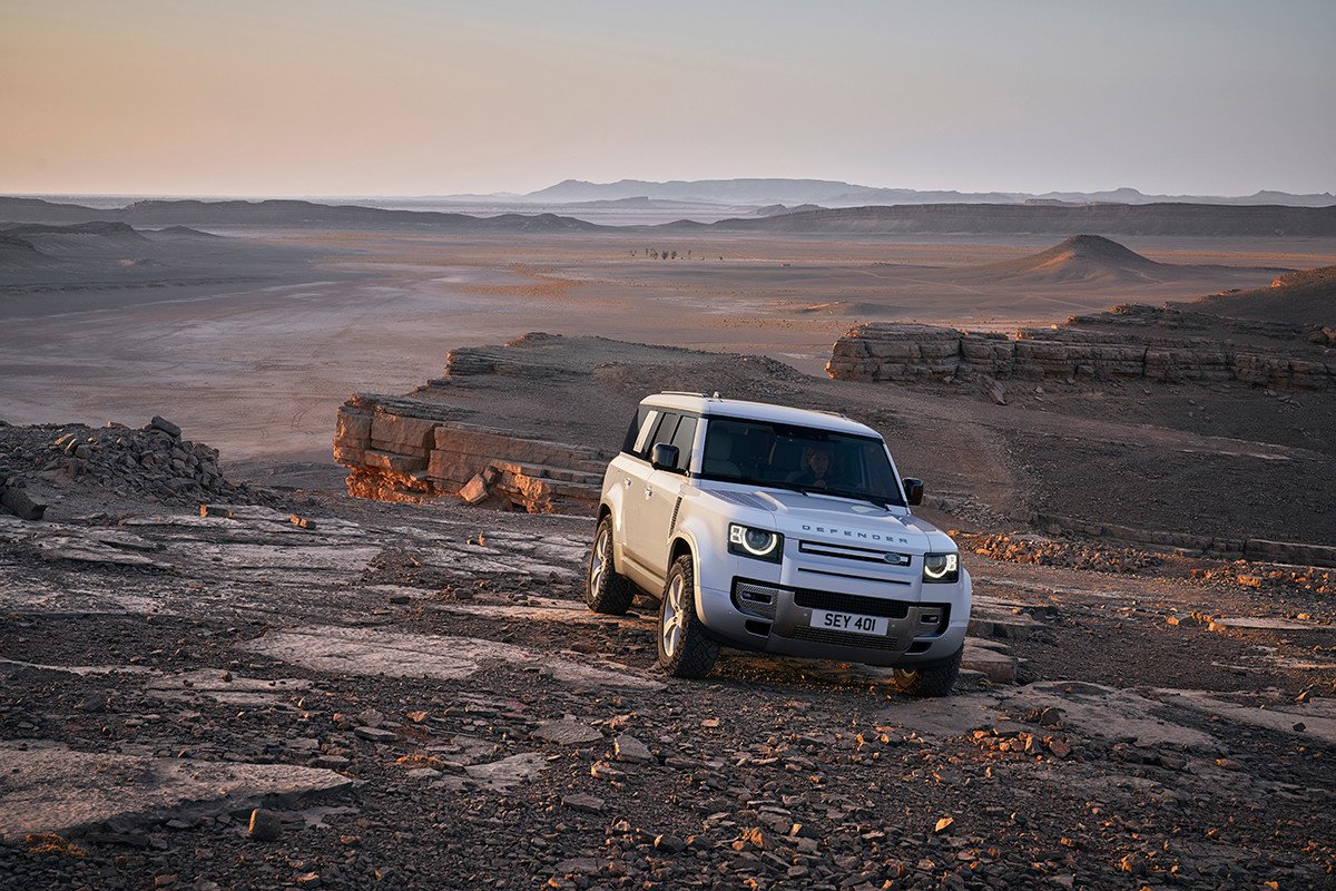 Land Rover Defender 130 – Auto10