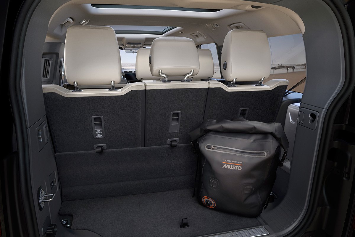 Nuevo Land Rover Defender 130, comodidad para hasta ocho pasajeros